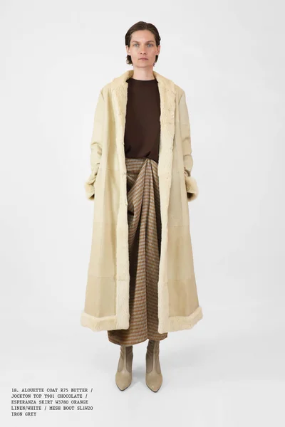 Look 18